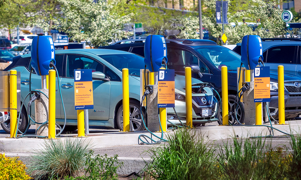 Parked electrical cars charging